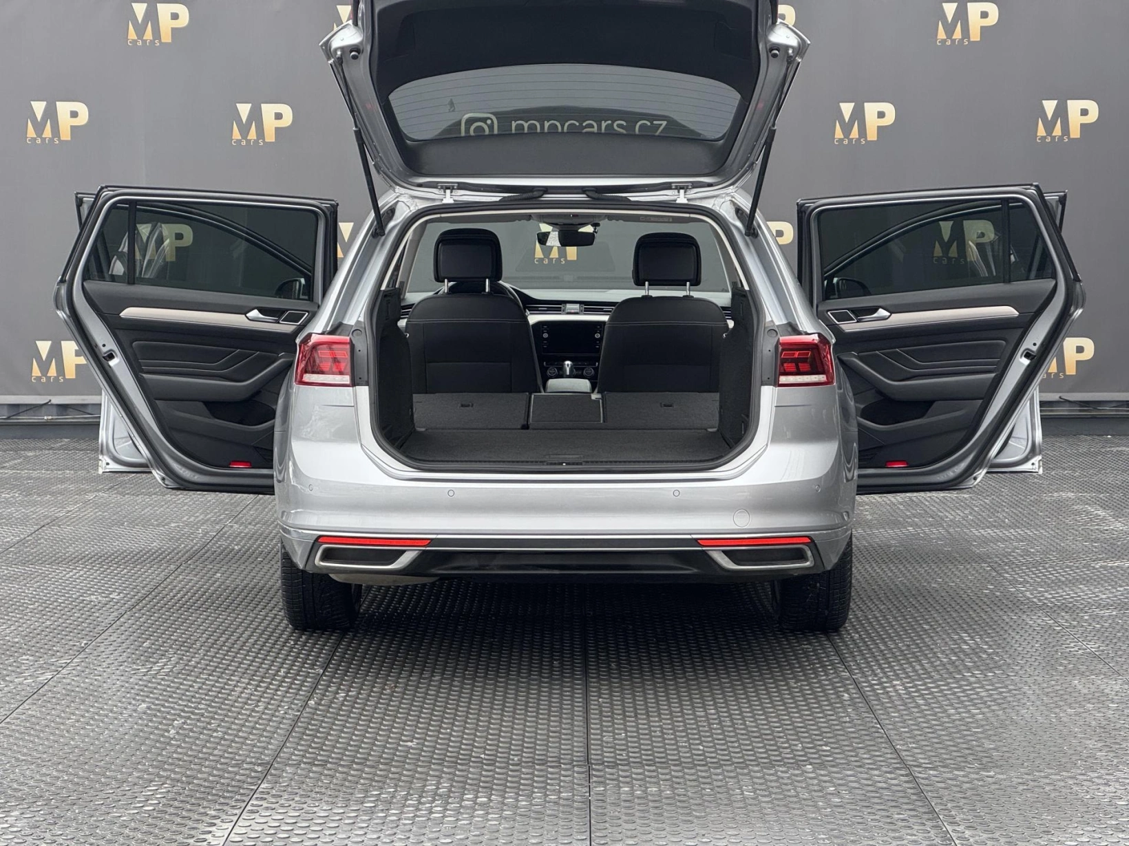 Volkswagen Passat – 1.5TSi DSG Elegance, ČR, 360°