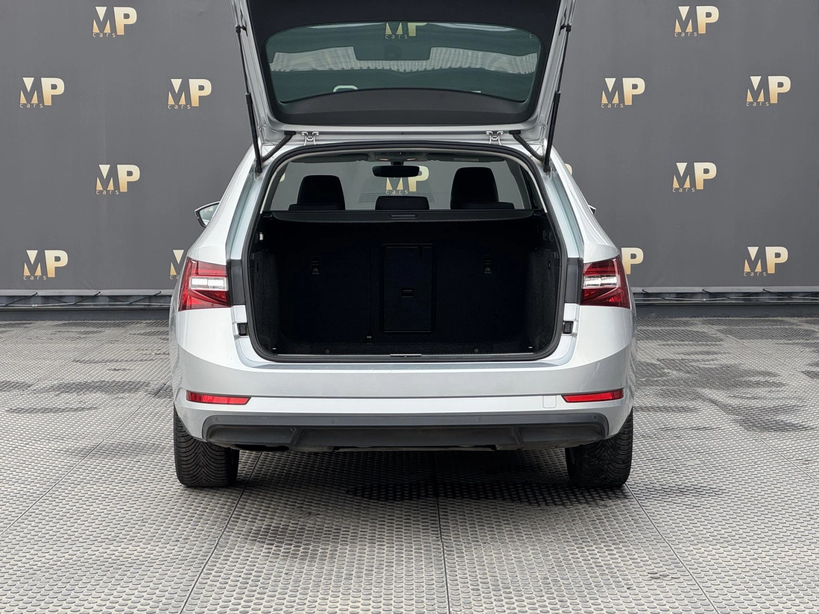 Škoda Superb – III 1.6TDi 88kW MAN, Ambition+