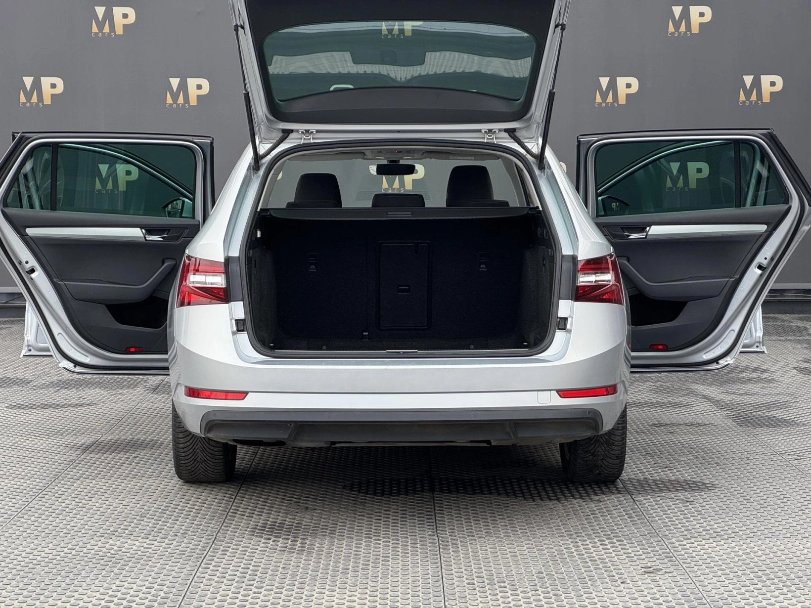 Škoda Superb – III 1.6TDi 88kW MAN, Ambition+
