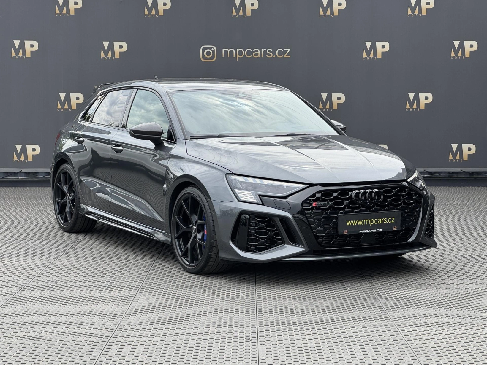 Audi RS 3 – 2.5TFSi 294kW Quattro, Matrix