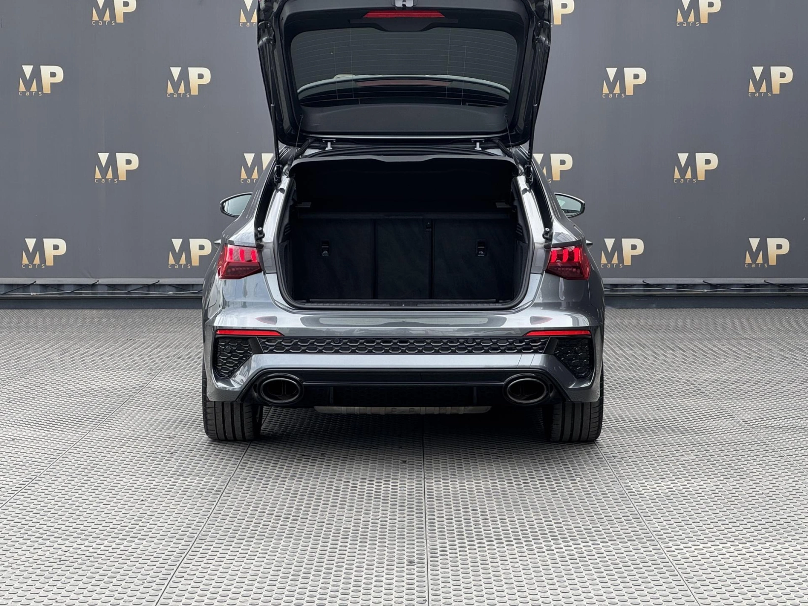 Audi RS 3 – 2.5TFSi 294kW Quattro, Matrix