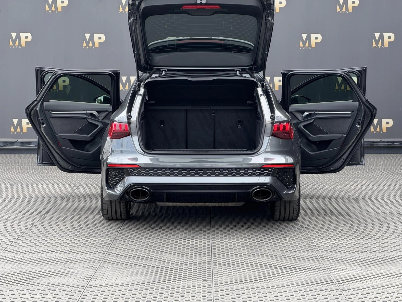 Audi RS 3 – 2.5TFSi 294kW Quattro, Matrix