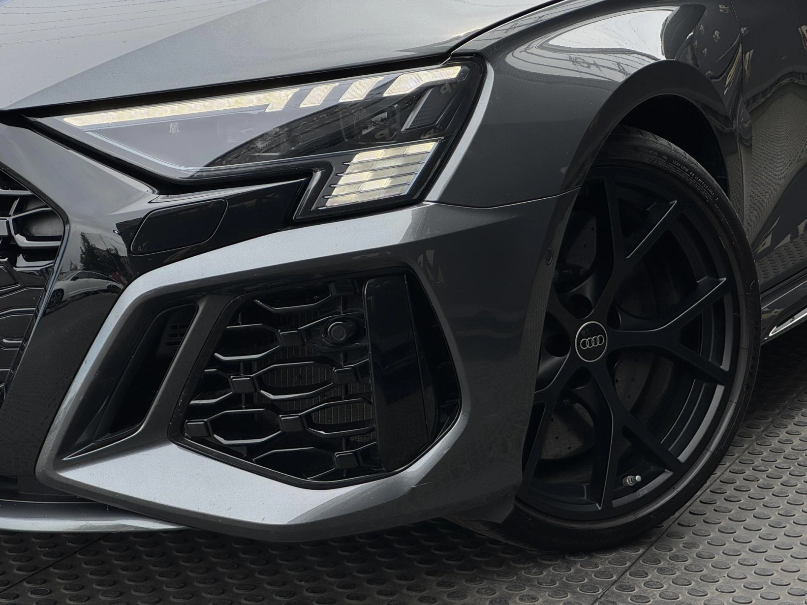 Audi RS 3 – 2.5TFSi 294kW Quattro, Matrix
