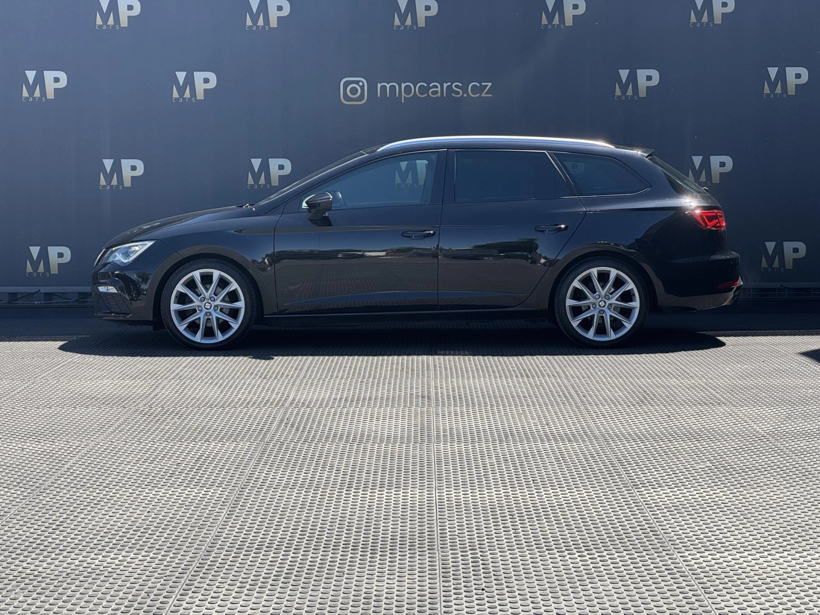 Seat Leon – 1.4 TSi 92kW MAN FR, LED, NAVI