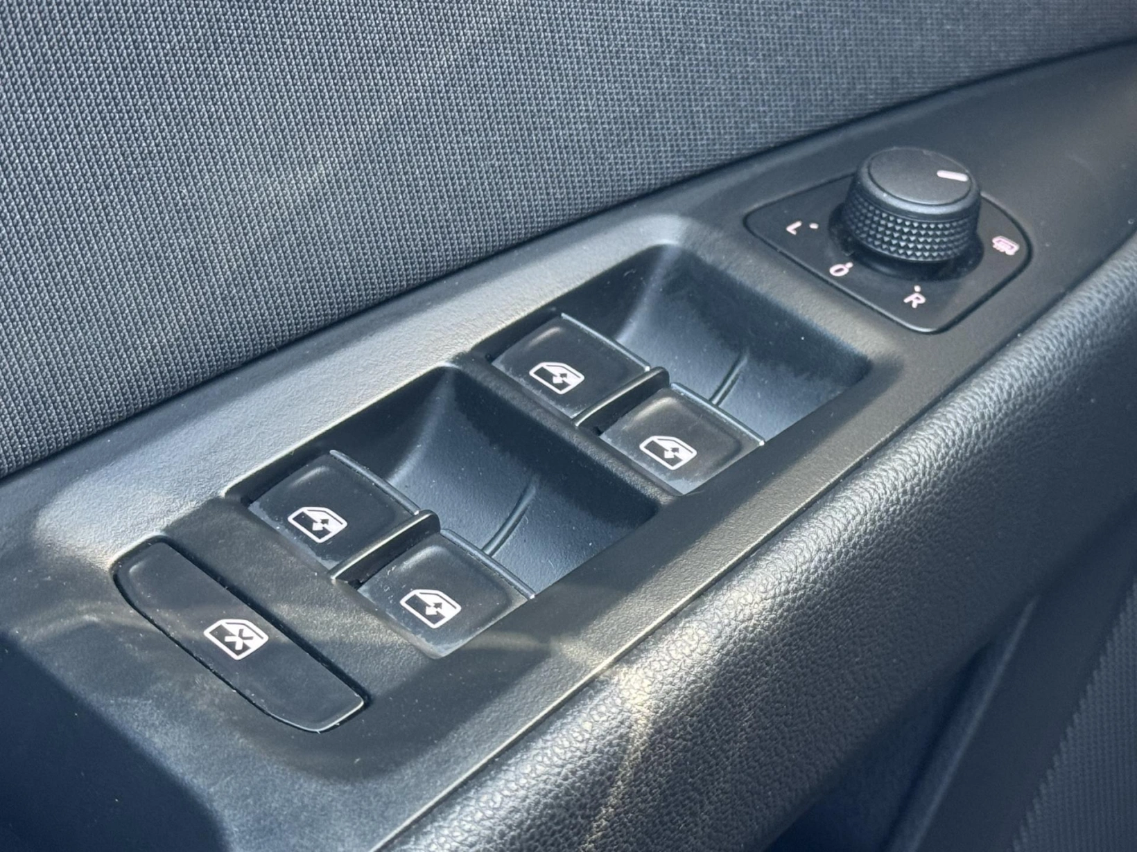 Seat Leon – 1.4 TSi 92kW MAN FR, LED, NAVI