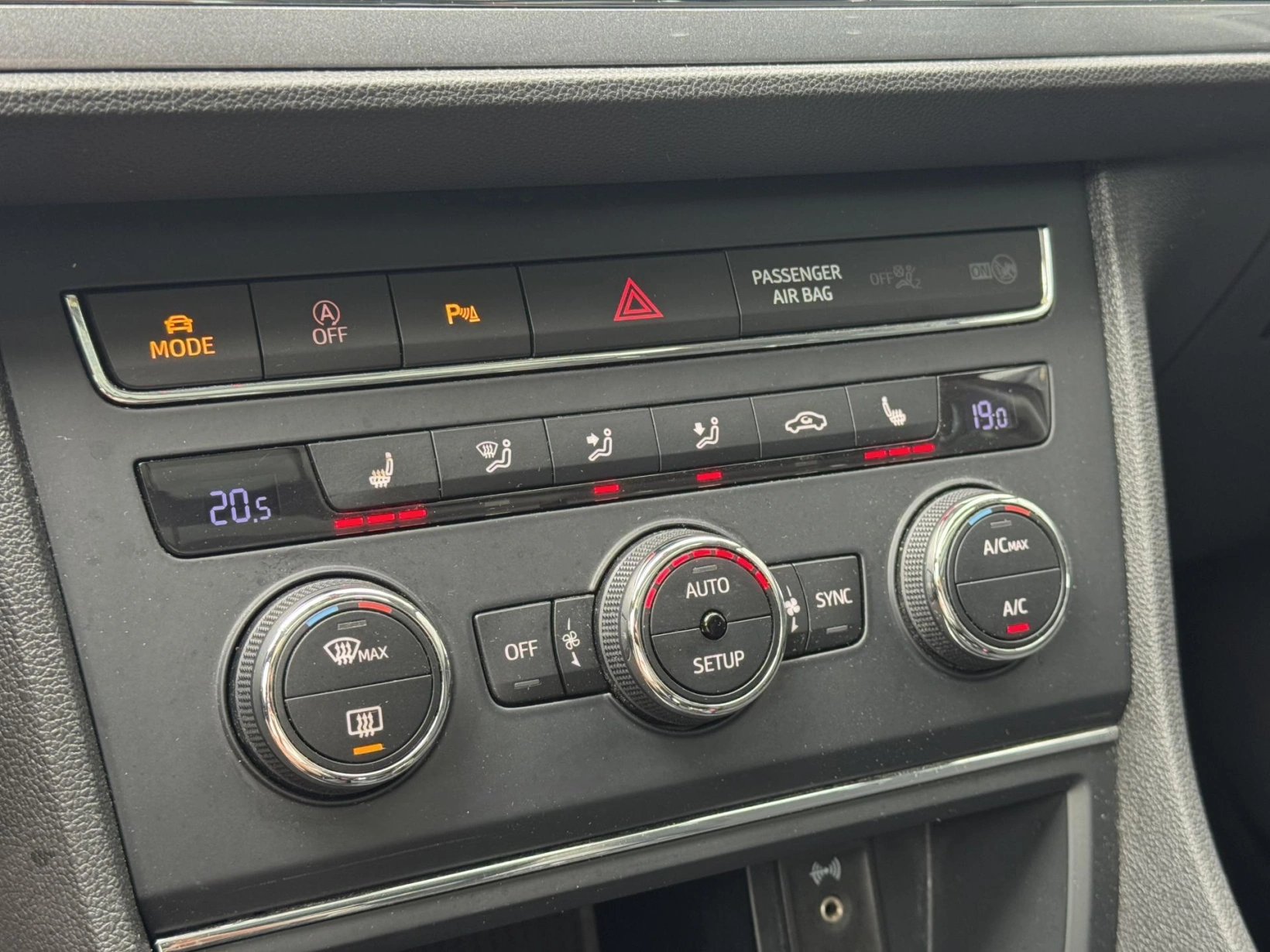 Seat Leon – 1.4TSi 92kW MAN FR, PANO 1.Maj