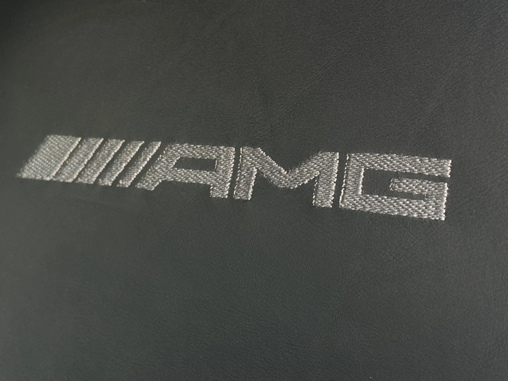 Mercedes-Benz AMG GT – R 4.0 V8 430kW, Carbon Ceramic