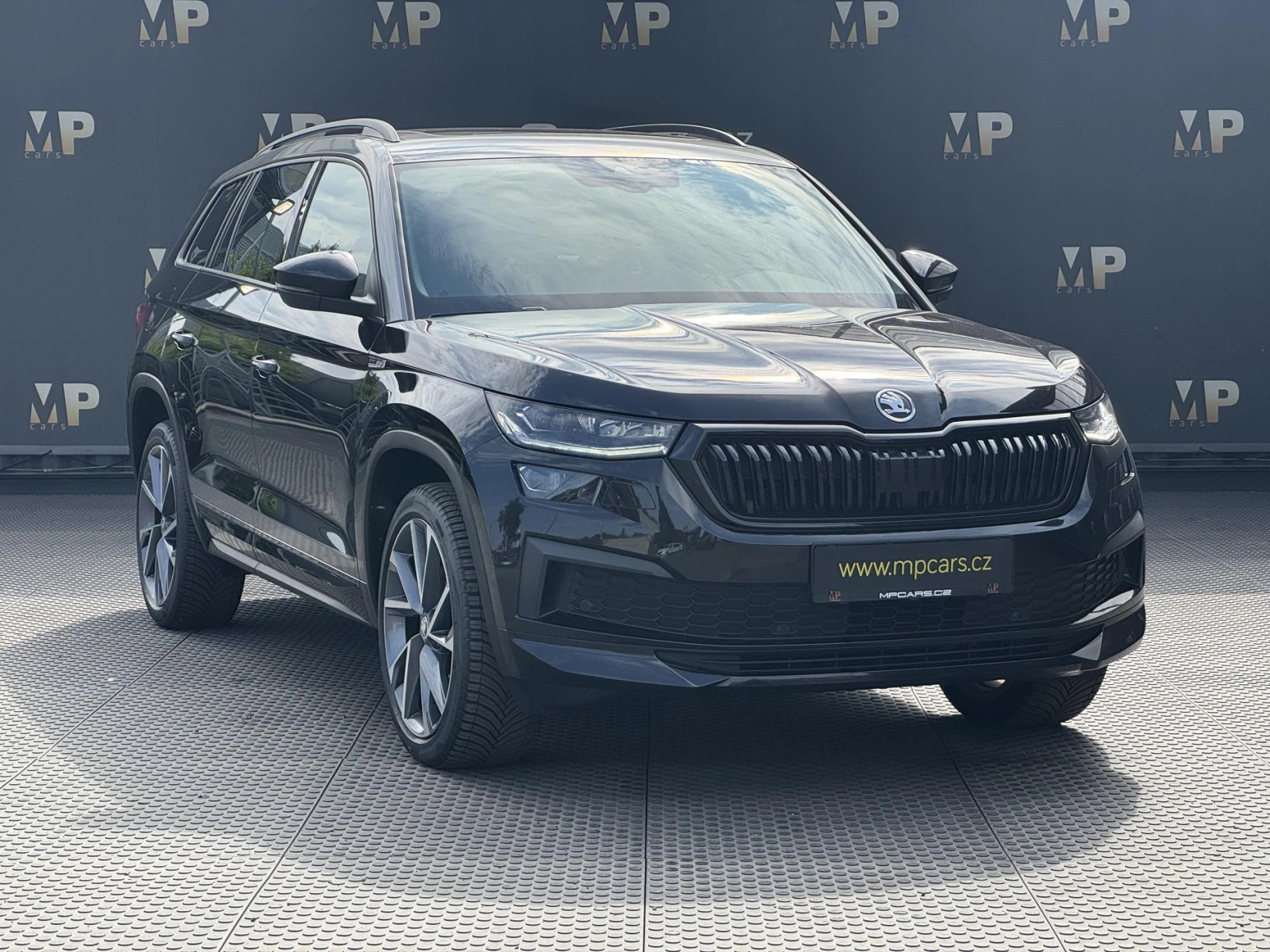 Škoda Kodiaq – 2.0TSi DSG Sportline 4X4, DPH