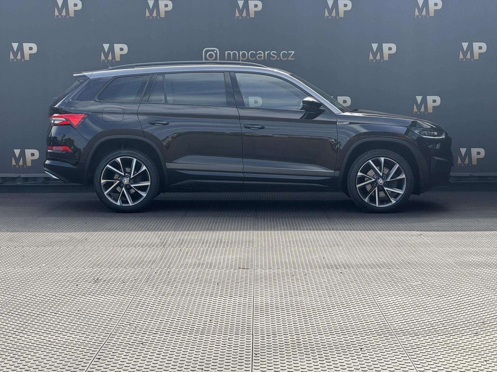 Škoda Kodiaq – 2.0TSi DSG Sportline 4X4, DPH
