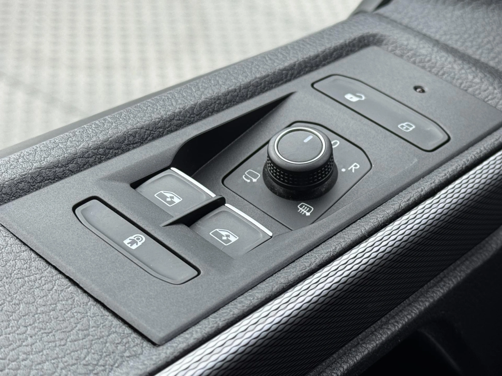 Volkswagen Multivan – 2.0TDi DSG 110kW Highline, DPH